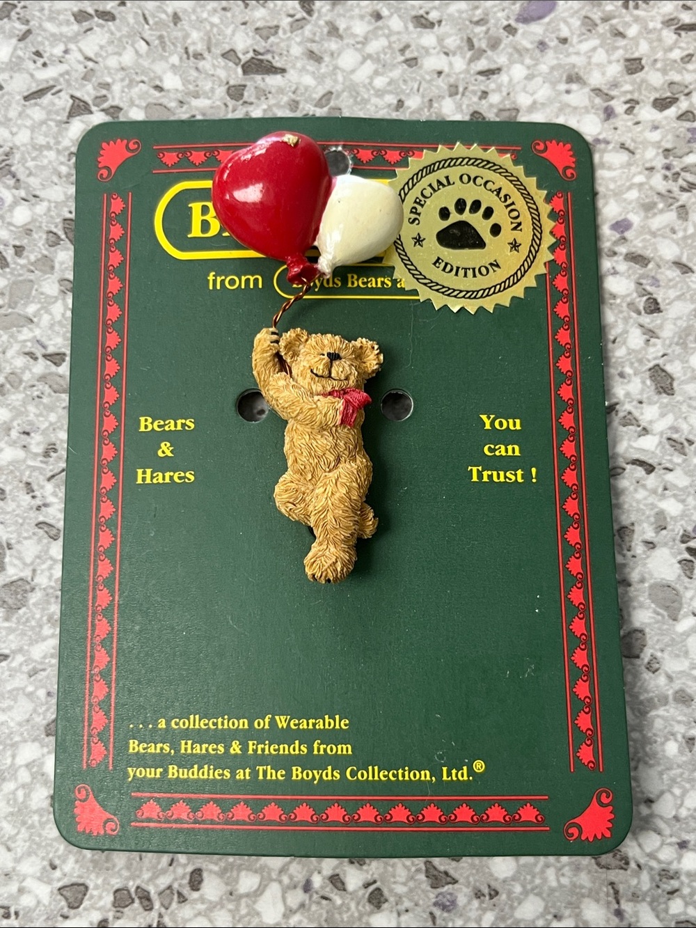 Boyd's Bear pin Ballon's Bears & Hares